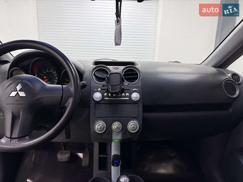 Хэтчбек Mitsubishi Colt 2006 в Одессе