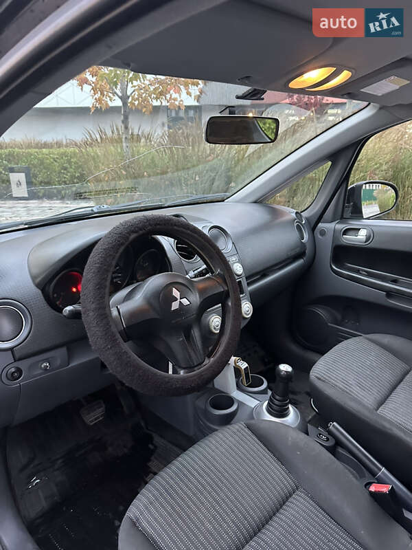 Хетчбек Mitsubishi Colt 2008 в Києві фото 8 Хетчбек Mitsubishi Colt 2008 в Києві