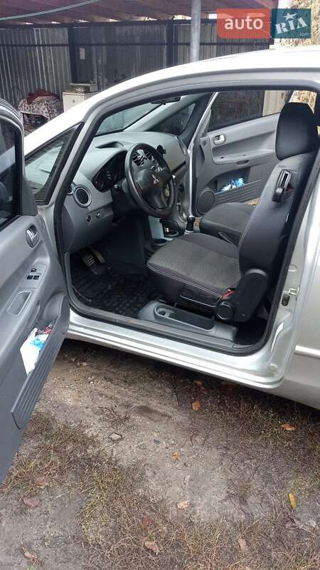 Хетчбек Mitsubishi Colt 2006 в Чугуєві фото 12 Хетчбек Mitsubishi Colt 2006 в Чугуєві