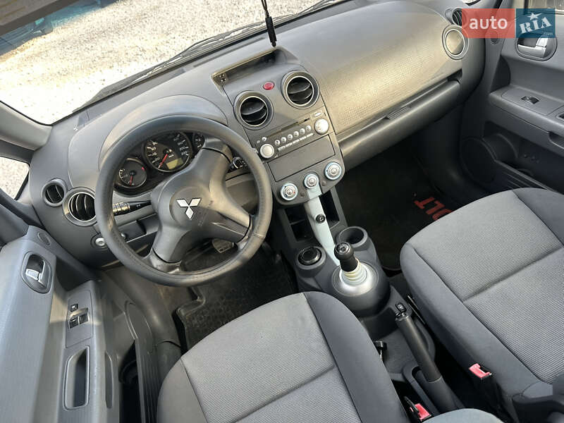 Хэтчбек Mitsubishi Colt 2004 в Каменском фото 8 Хэтчбек Mitsubishi Colt 2004 в Каменском