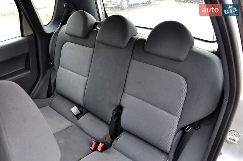 Хэтчбек Mitsubishi Colt 2004 в Львове