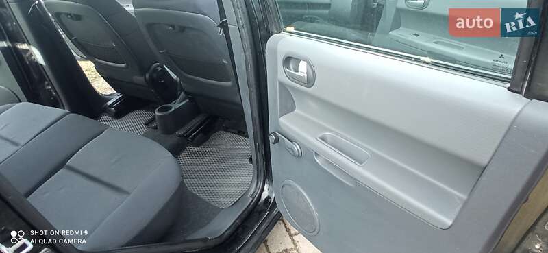 Хетчбек Mitsubishi Colt 2005 в Звягелі