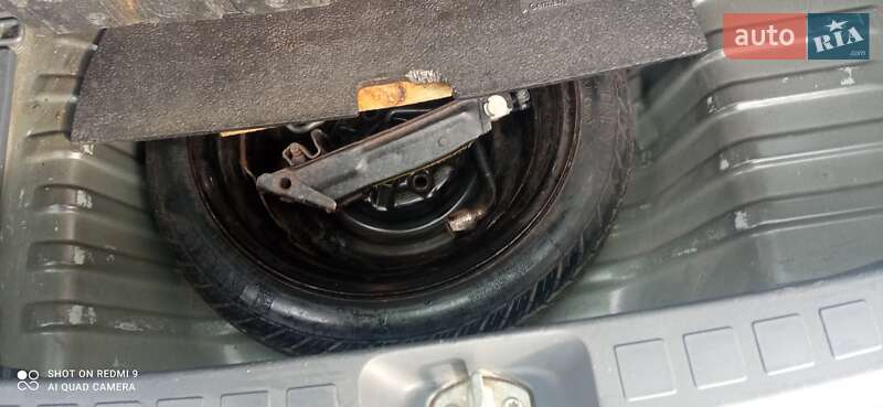 Хетчбек Mitsubishi Colt 2005 в Звягелі