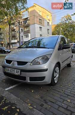 Хэтчбек Mitsubishi Colt 2004 в Каменском