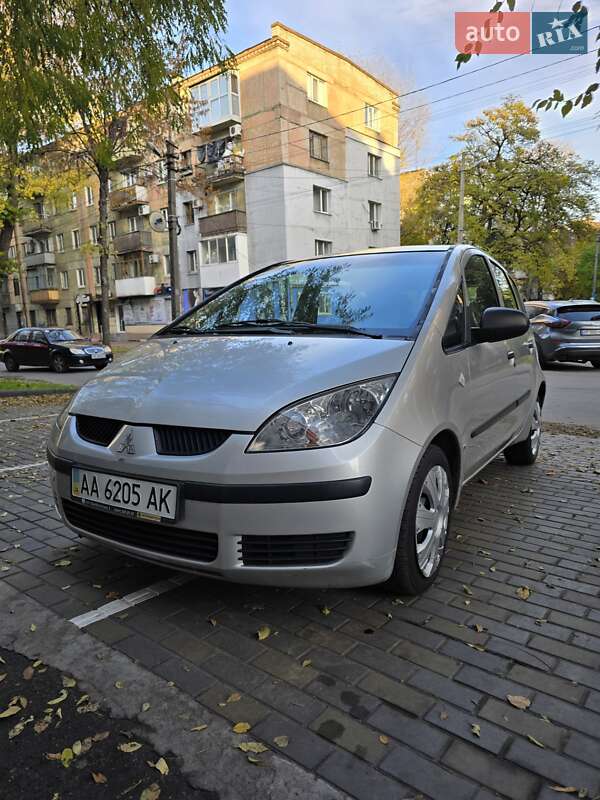 Mitsubishi Colt 2004