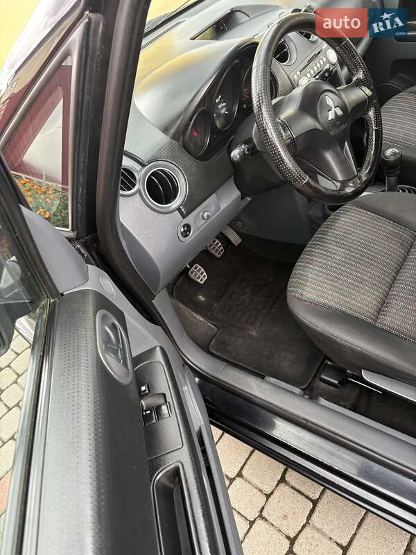 Хетчбек Mitsubishi Colt 2008 в Львові фото 5 Хетчбек Mitsubishi Colt 2008 в Львові