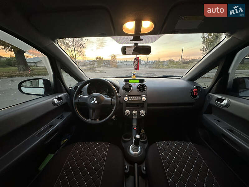 Хэтчбек Mitsubishi Colt 2007 в Черкассах фото 10 Хэтчбек Mitsubishi Colt 2007 в Черкассах