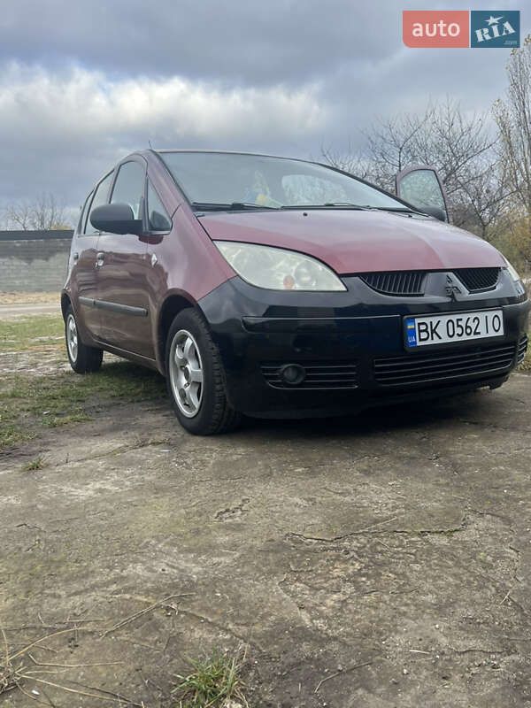 Хэтчбек Mitsubishi Colt 2004 в Вараше