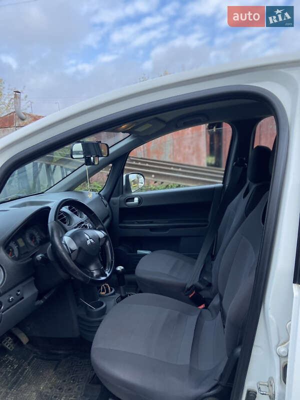 Хетчбек Mitsubishi Colt 2009 в Рівному фото 8 Хетчбек Mitsubishi Colt 2009 в Рівному