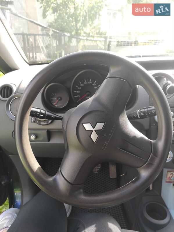 Хэтчбек Mitsubishi Colt 2004 в Почаеве фото 18 Хэтчбек Mitsubishi Colt 2004 в Почаеве