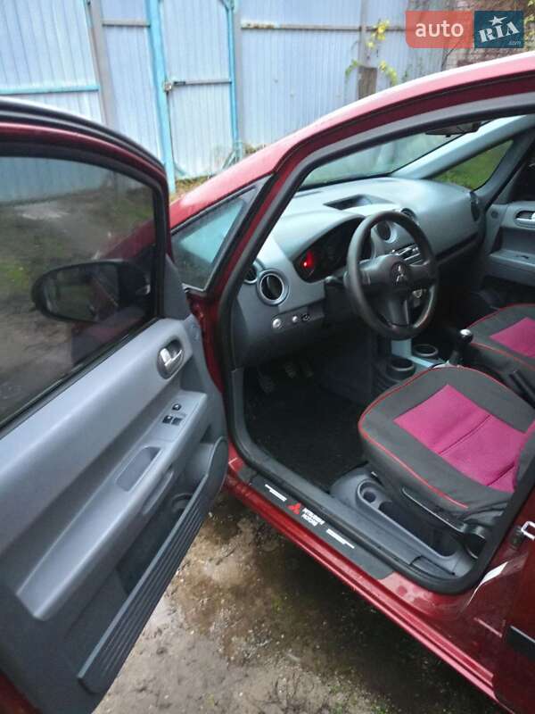 Хэтчбек Mitsubishi Colt 2005 в Ирпене