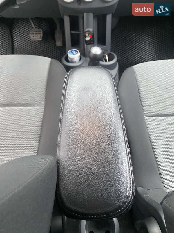 Хетчбек Mitsubishi Colt 2009 в Чернівцях