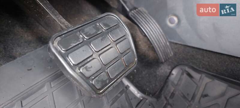 Хэтчбек Mitsubishi Colt 2008 в Черкассах фото 17 Хэтчбек Mitsubishi Colt 2008 в Черкассах