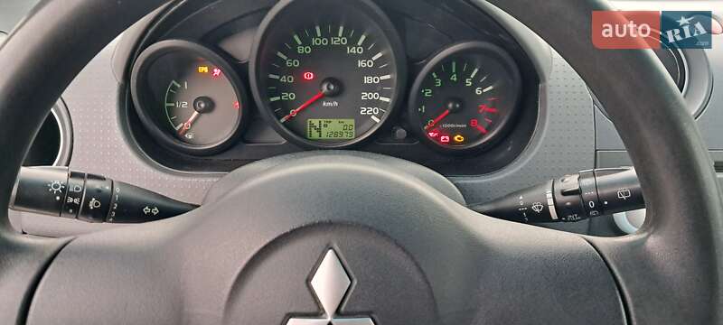 Хэтчбек Mitsubishi Colt 2005 в Одессе фото 7 Хэтчбек Mitsubishi Colt 2005 в Одессе