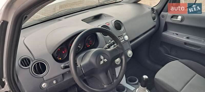 Хэтчбек Mitsubishi Colt 2005 в Одессе фото 8 Хэтчбек Mitsubishi Colt 2005 в Одессе