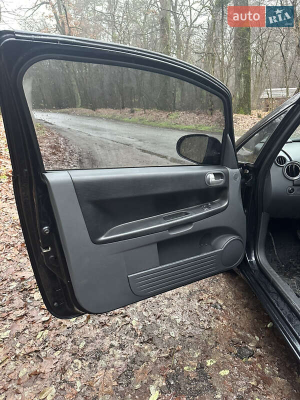 Хэтчбек Mitsubishi Colt 2008 в Киеве фото 7 Хэтчбек Mitsubishi Colt 2008 в Киеве