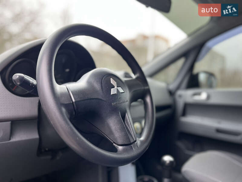 Хэтчбек Mitsubishi Colt 2005 в Николаеве