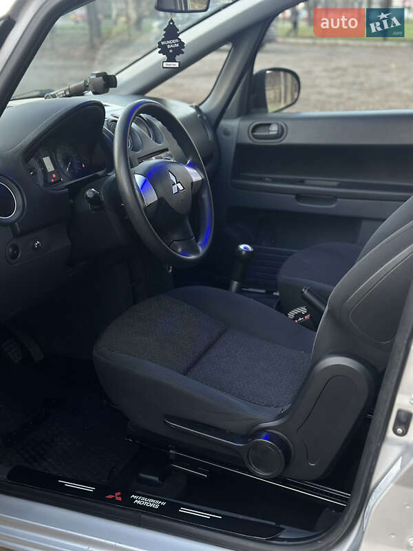 Хэтчбек Mitsubishi Colt 2009 в Буче фото 15 Хэтчбек Mitsubishi Colt 2009 в Буче