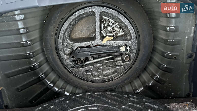 Хэтчбек Mitsubishi Colt 2006 в Киеве