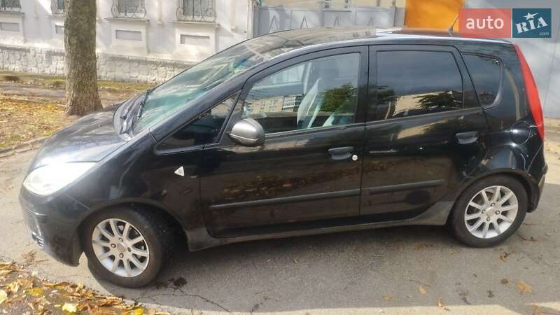 Хэтчбек Mitsubishi Colt 2006 в Кропивницком
