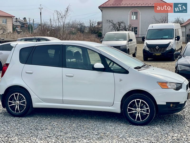 Хэтчбек Mitsubishi Colt 2012 в Черновцах