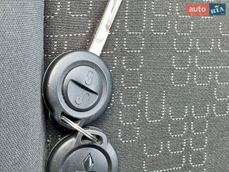 Хэтчбек Mitsubishi Colt 2012 в Черновцах