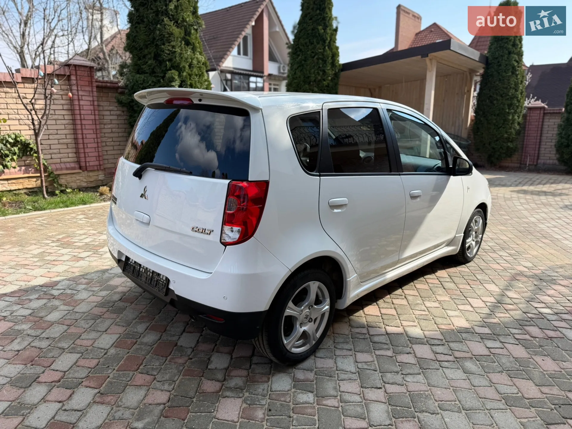 2010 Mitsubishi Colt - мініатюра 9