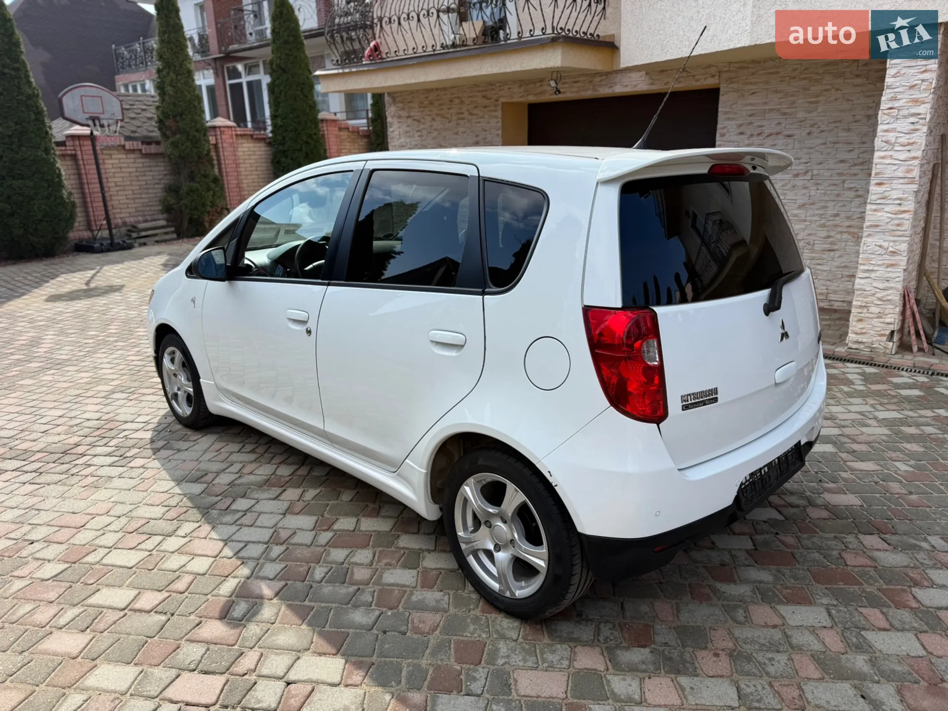 2010 Mitsubishi Colt - мініатюра 11