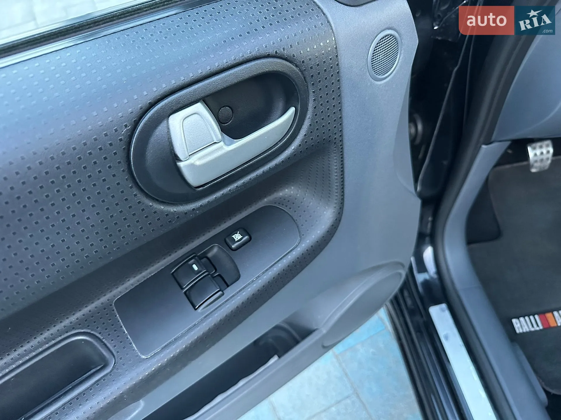 2012 Mitsubishi Colt - мініатюра 53