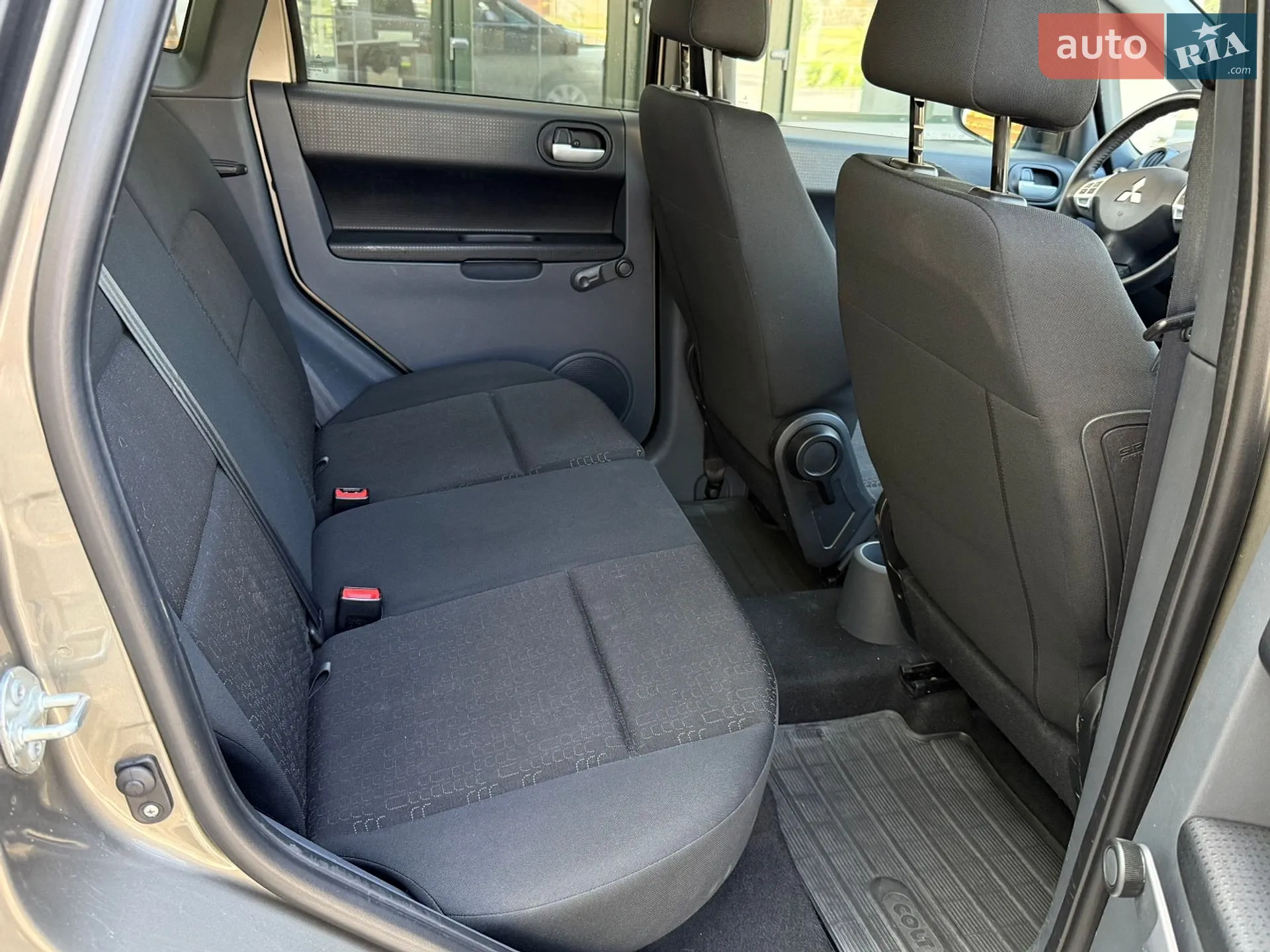 2011 Mitsubishi Colt - мініатюра 25