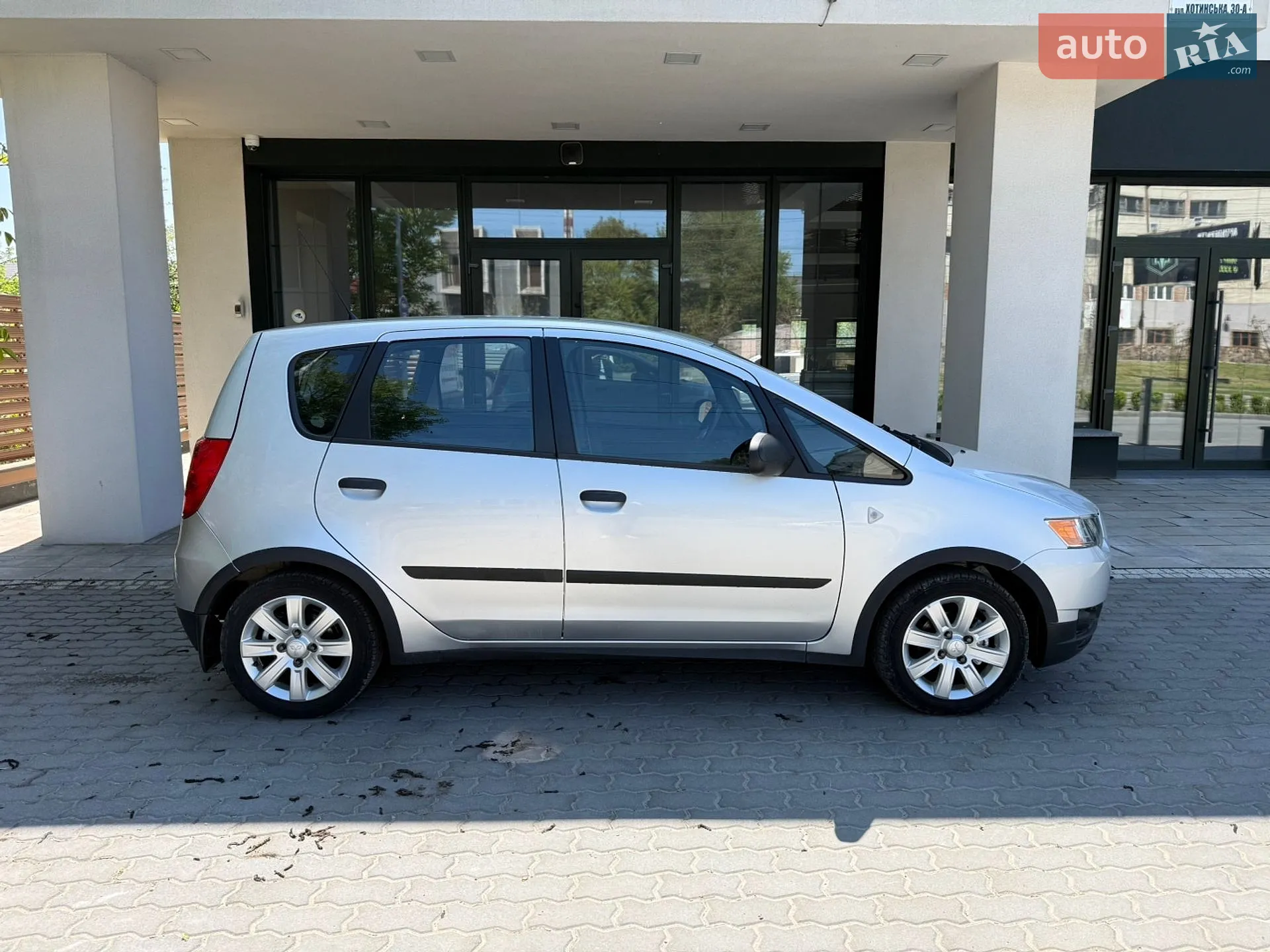 2010 Mitsubishi Colt - мініатюра 10