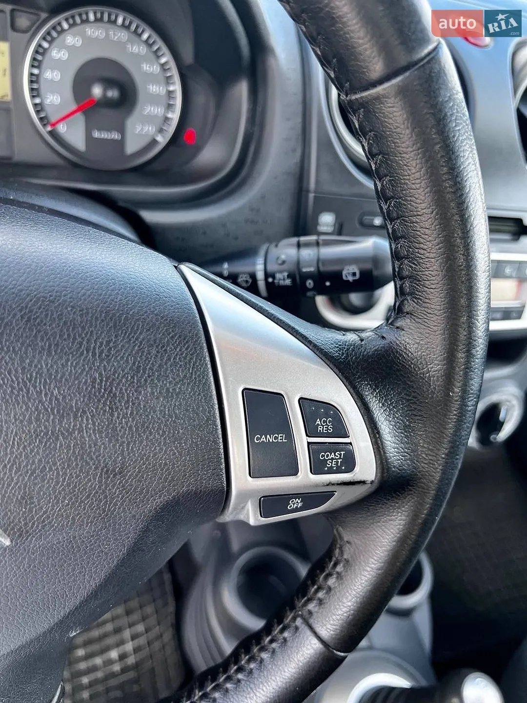 2012 Mitsubishi Colt - мініатюра 39