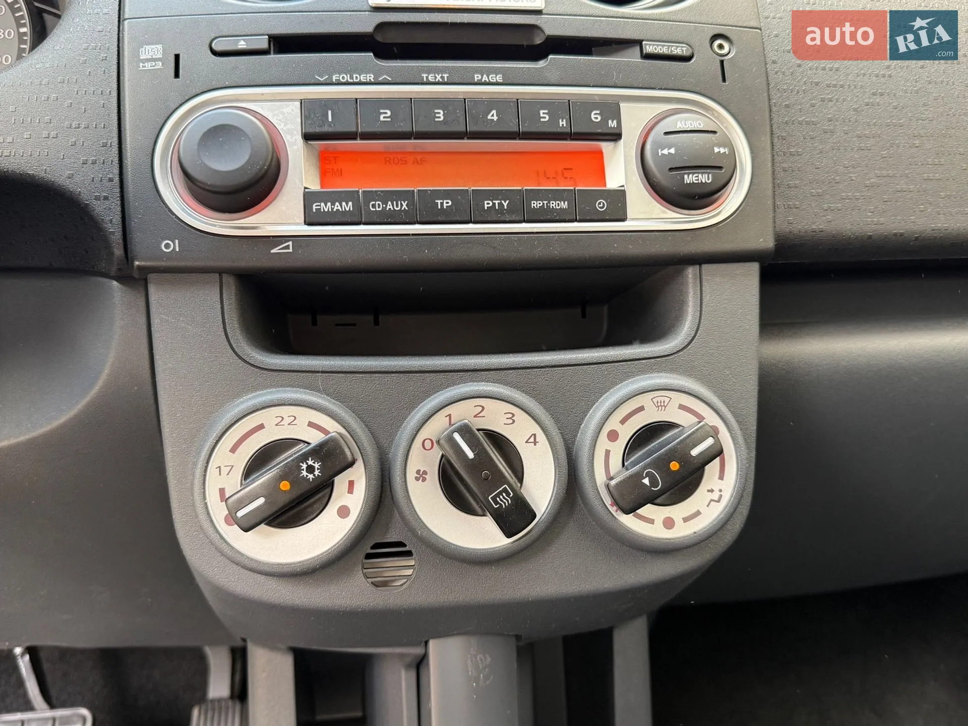 2012 Mitsubishi Colt - мініатюра 20