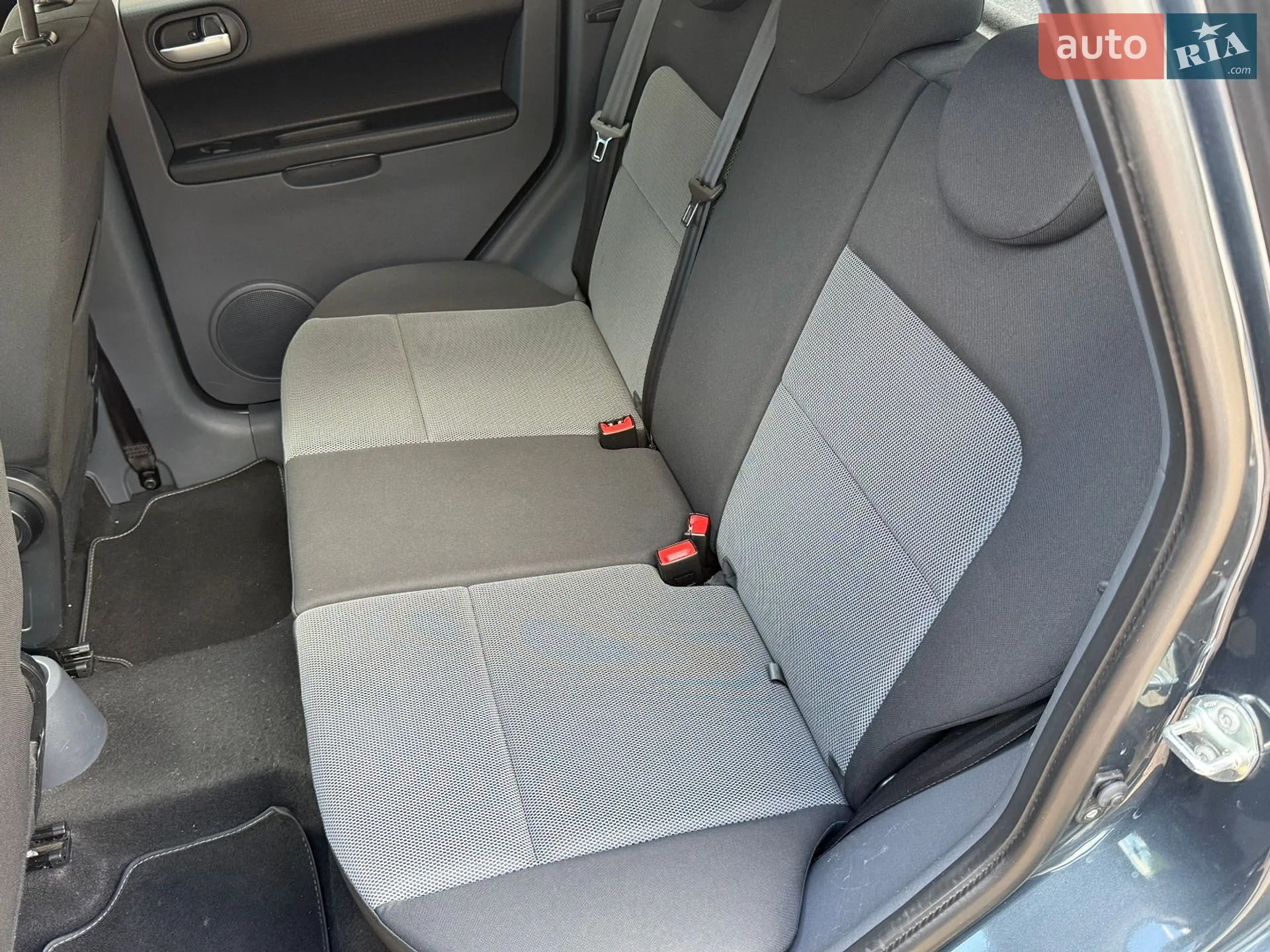 2012 Mitsubishi Colt - мініатюра 32