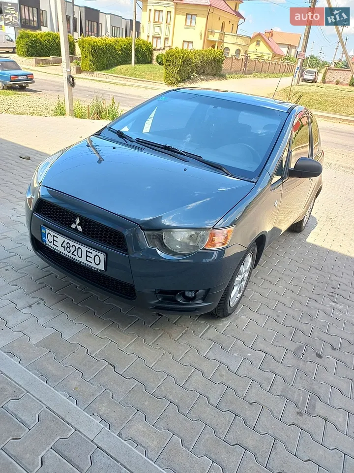 2010 Mitsubishi Colt - мініатюра 20