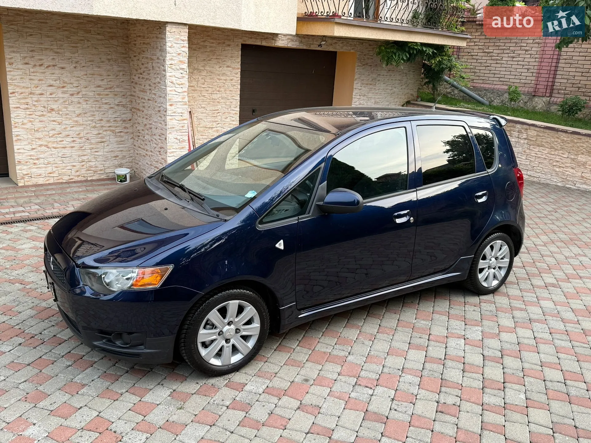 2011 Mitsubishi Colt - мініатюра 10