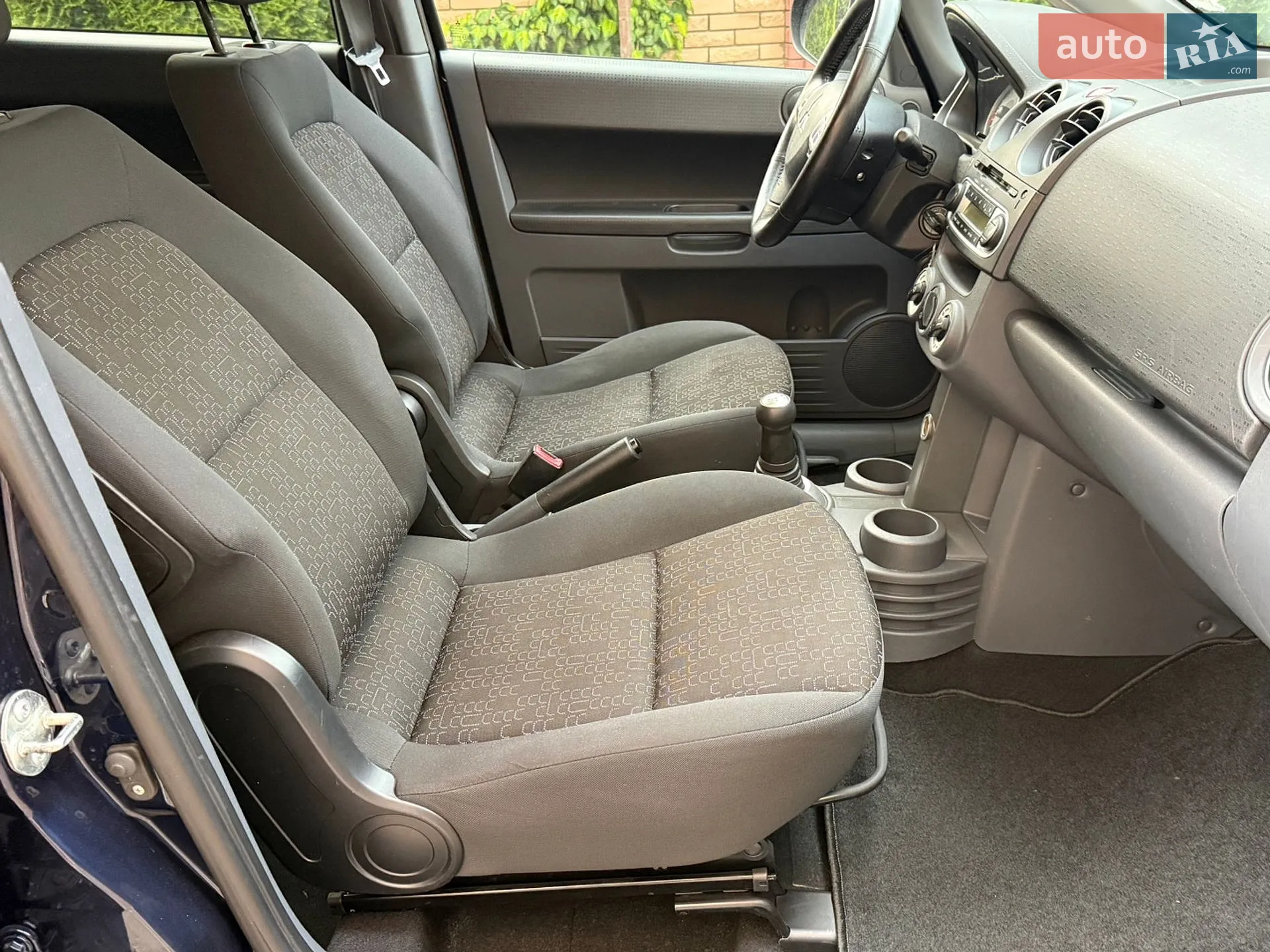 2011 Mitsubishi Colt - мініатюра 22