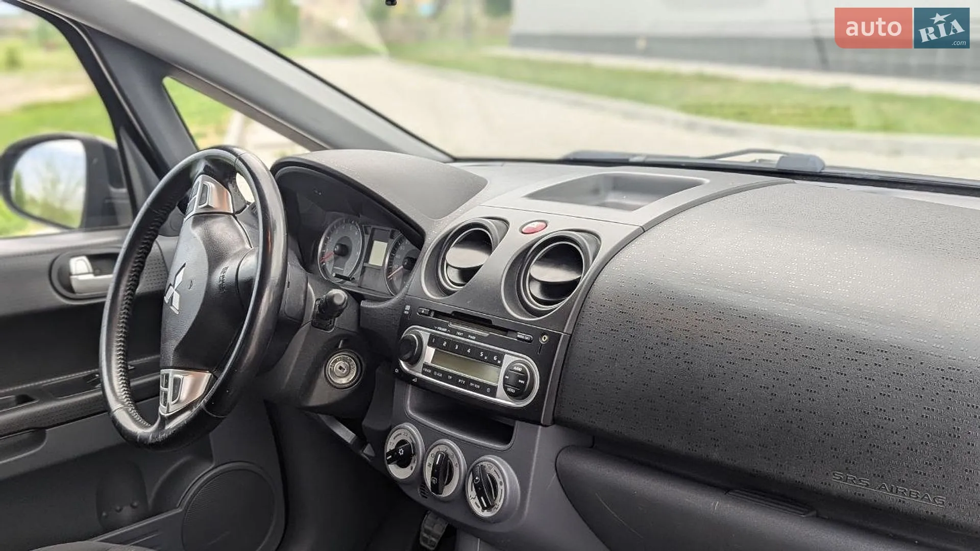 2010 Mitsubishi Colt - мініатюра 15