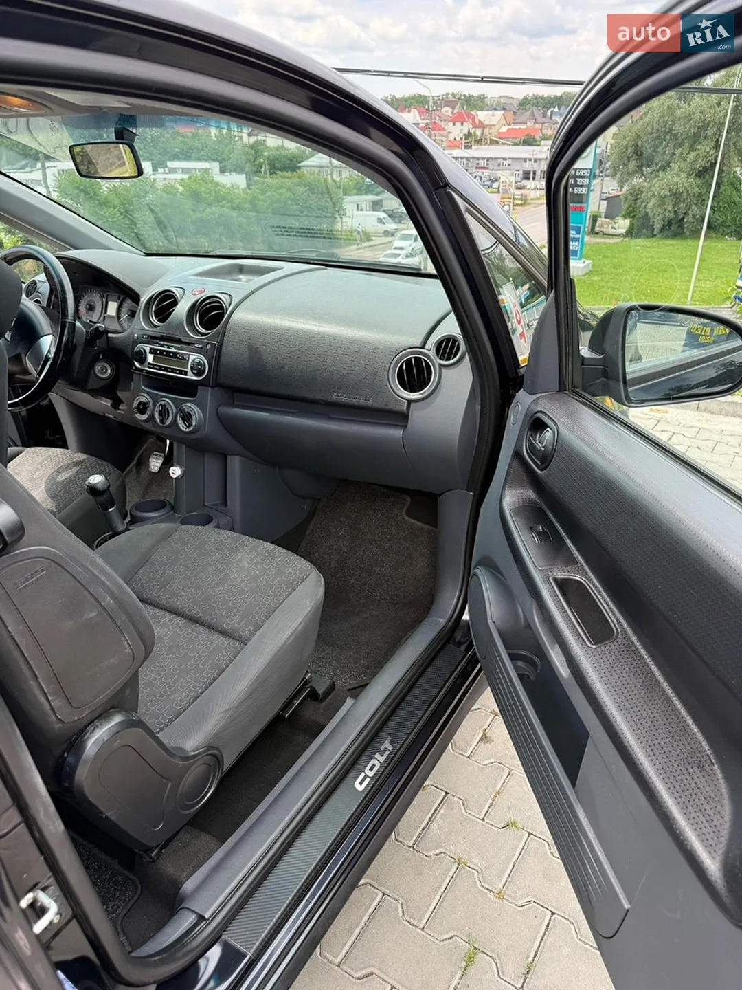 2010 Mitsubishi Colt - мініатюра 11