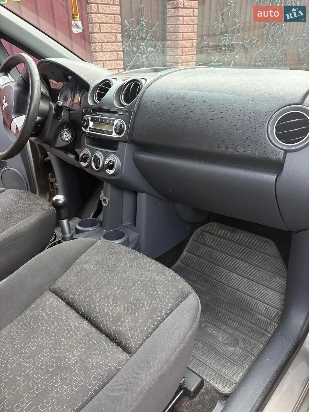 2010 Mitsubishi Colt - мініатюра 7