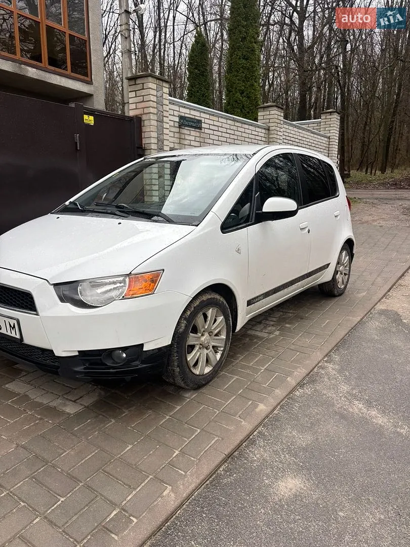 2011 Mitsubishi Colt - фото 1
