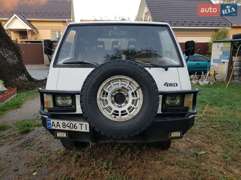 Мінівен Mitsubishi Delica 1983 в Києві