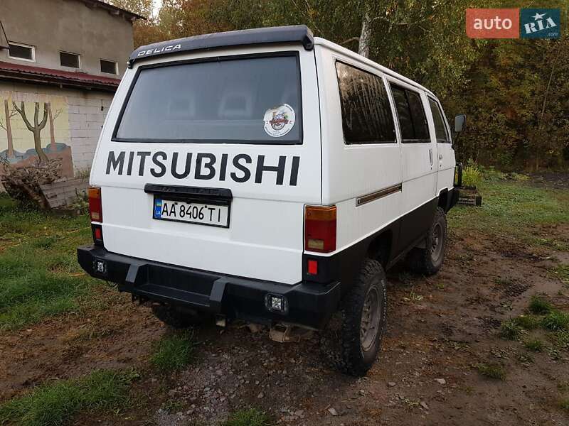 Мінівен Mitsubishi Delica 1983 в Києві