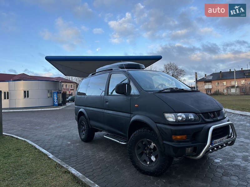 Минивэн Mitsubishi Delica 2001 в Ровно