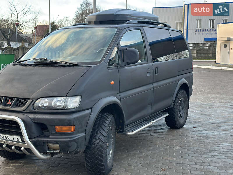 Минивэн Mitsubishi Delica 2001 в Ровно