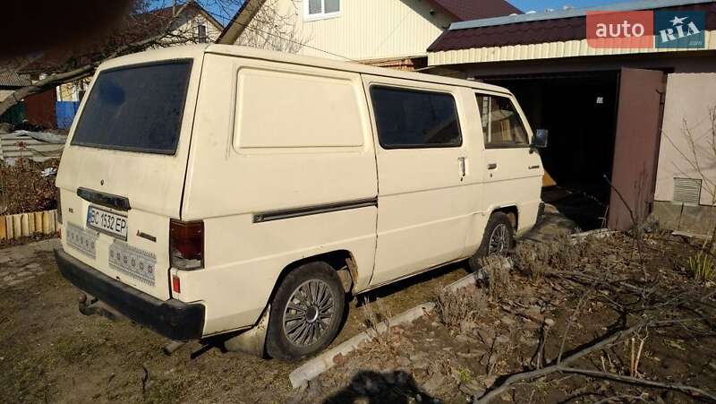 Минивэн Mitsubishi Delica 1986 в Светловодске