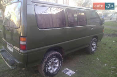 Минивэн Mitsubishi Delica 1990 в 