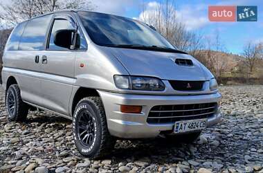 Минивэн Mitsubishi Delica 1999 в Кутах