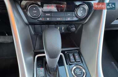 Внедорожник / Кроссовер Mitsubishi Eclipse Cross 2022 в 