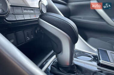 Позашляховик / Кросовер Mitsubishi Eclipse Cross 2020 в 